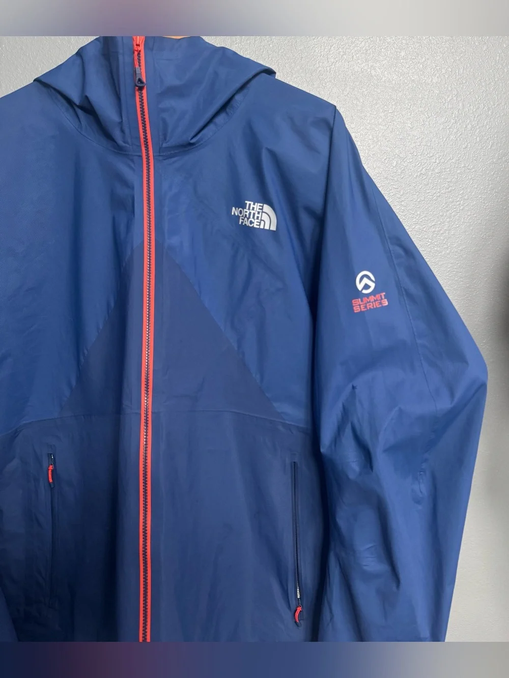 The North Face Men's Summit Series HyVent 2.5L Hooded Rain Jacket Size XL